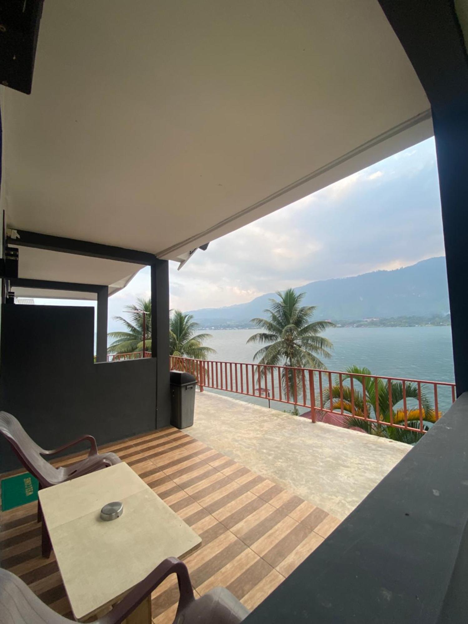 Vandu'S View Guest House & Restaurant Tuk Tuk Eksteriør bilde