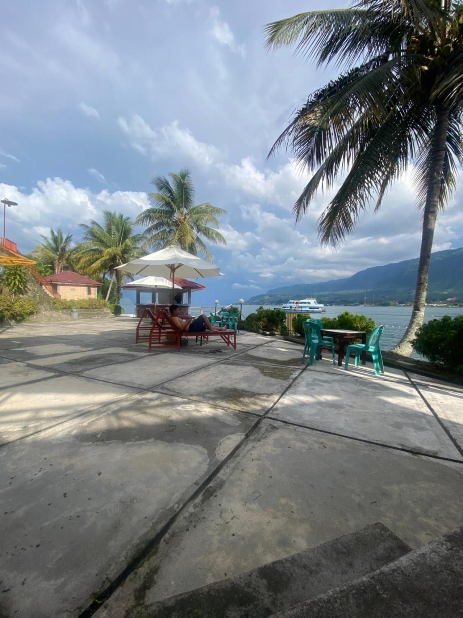 Vandu'S View Guest House & Restaurant Tuk Tuk Eksteriør bilde