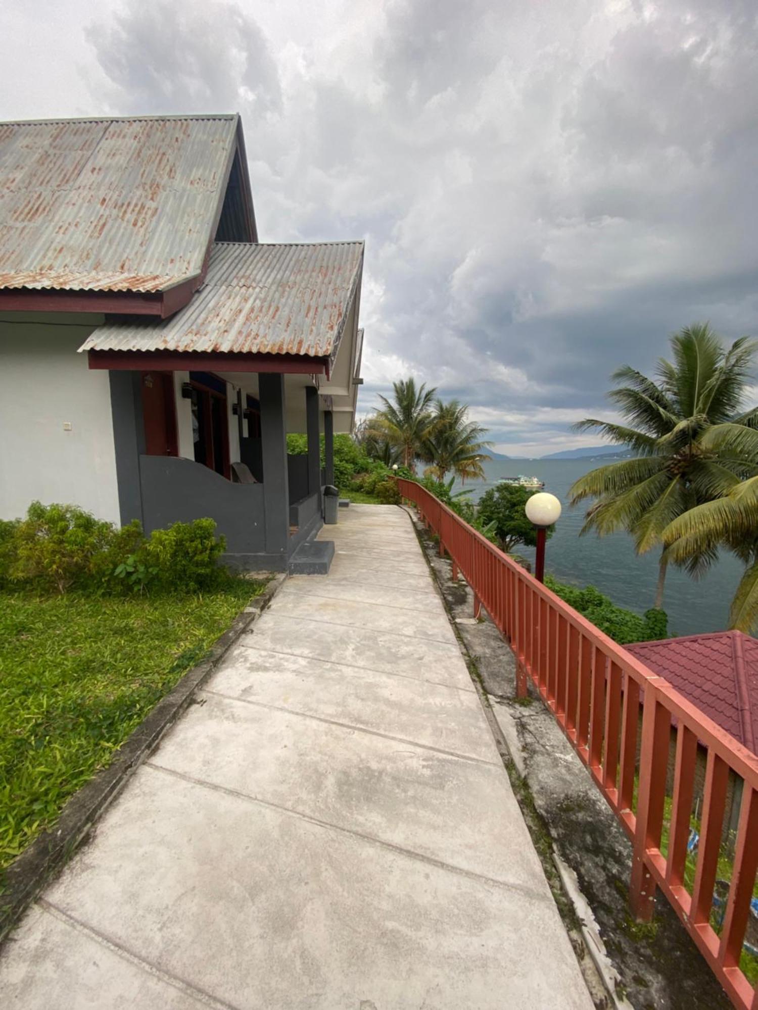Vandu'S View Guest House & Restaurant Tuk Tuk Eksteriør bilde