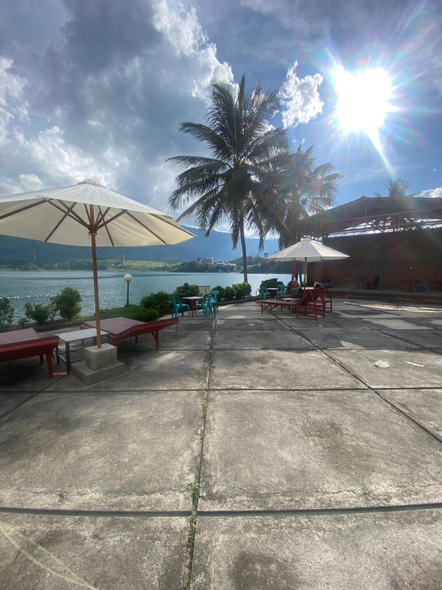 Vandu'S View Guest House & Restaurant Tuk Tuk Eksteriør bilde