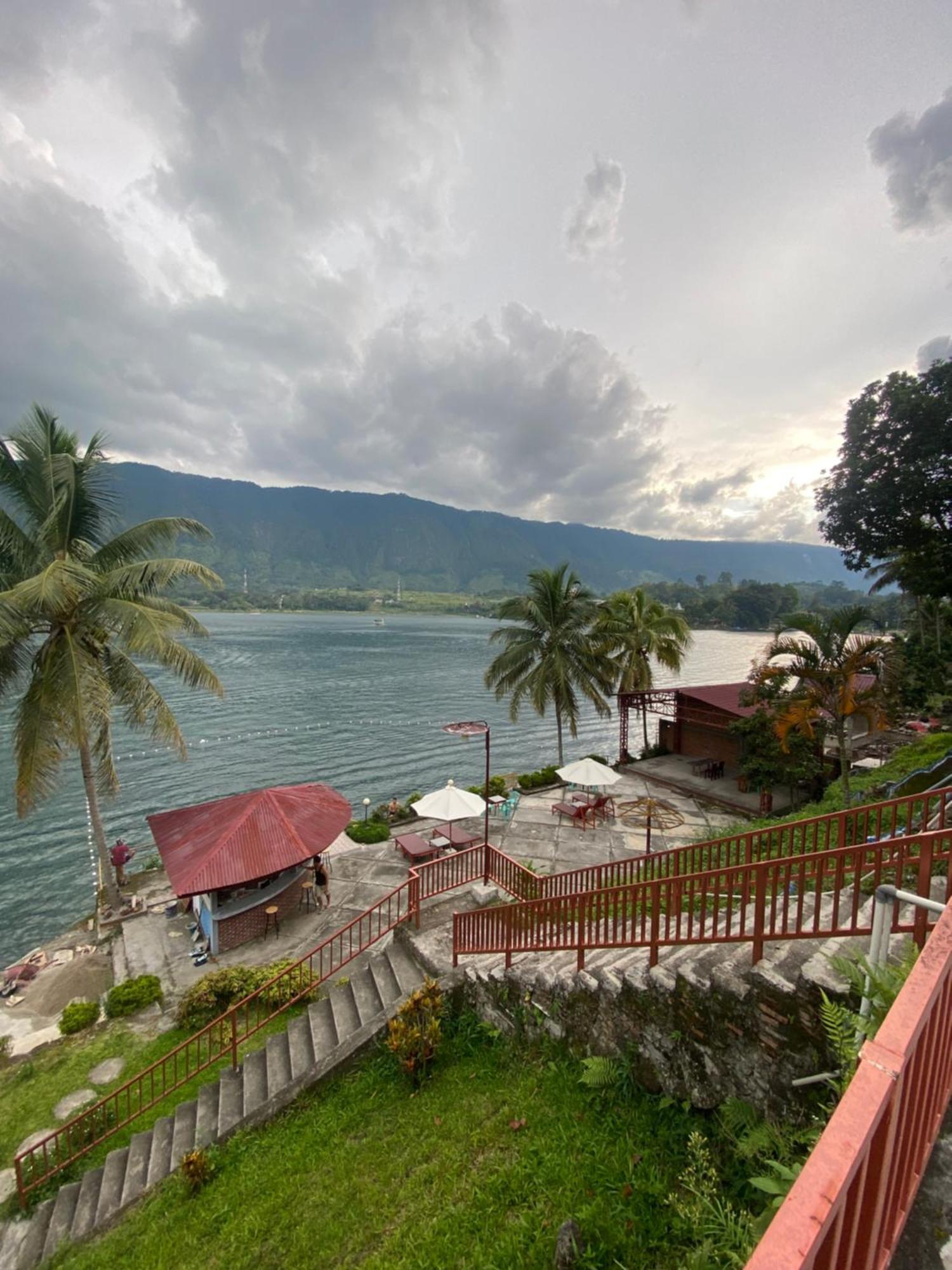 Vandu'S View Guest House & Restaurant Tuk Tuk Eksteriør bilde