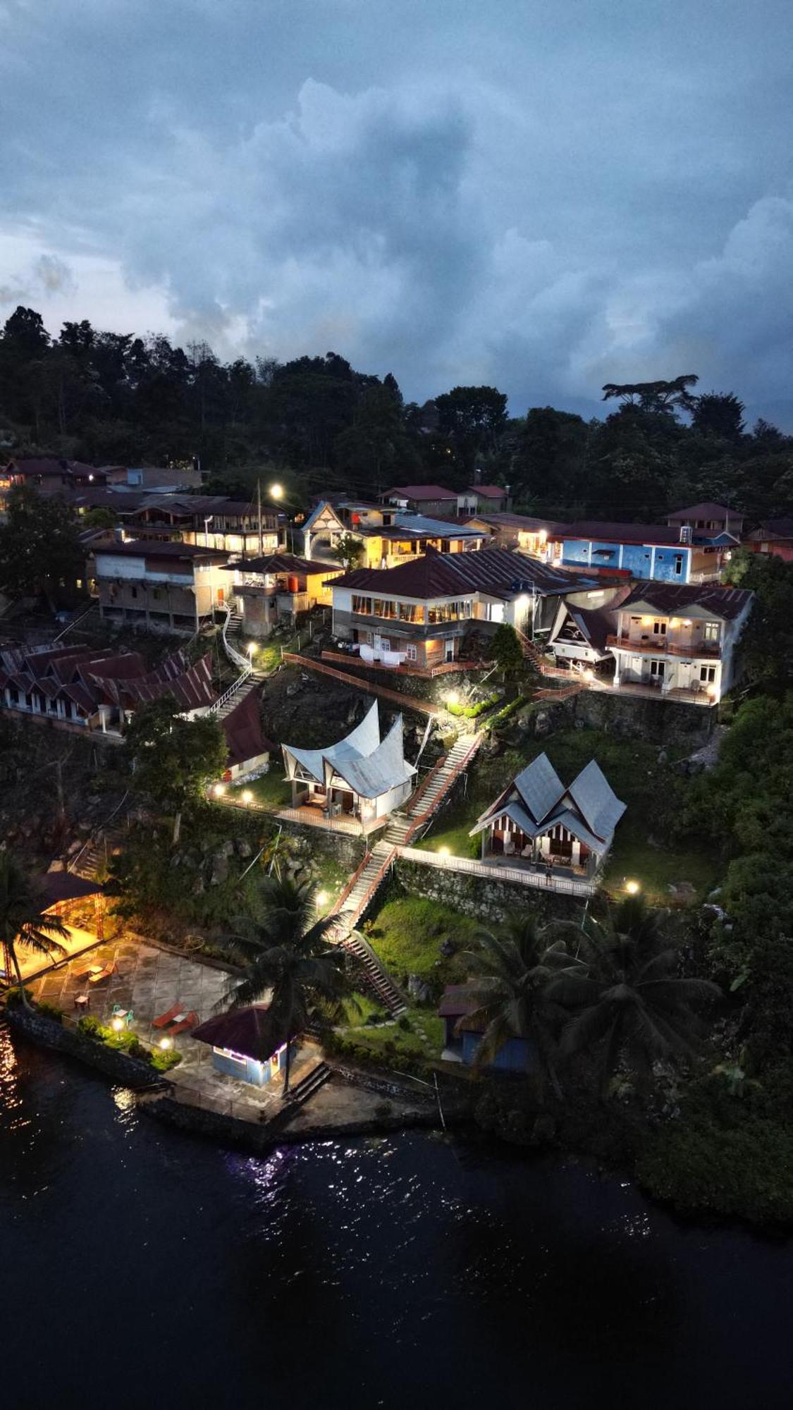 Vandu'S View Guest House & Restaurant Tuk Tuk Eksteriør bilde