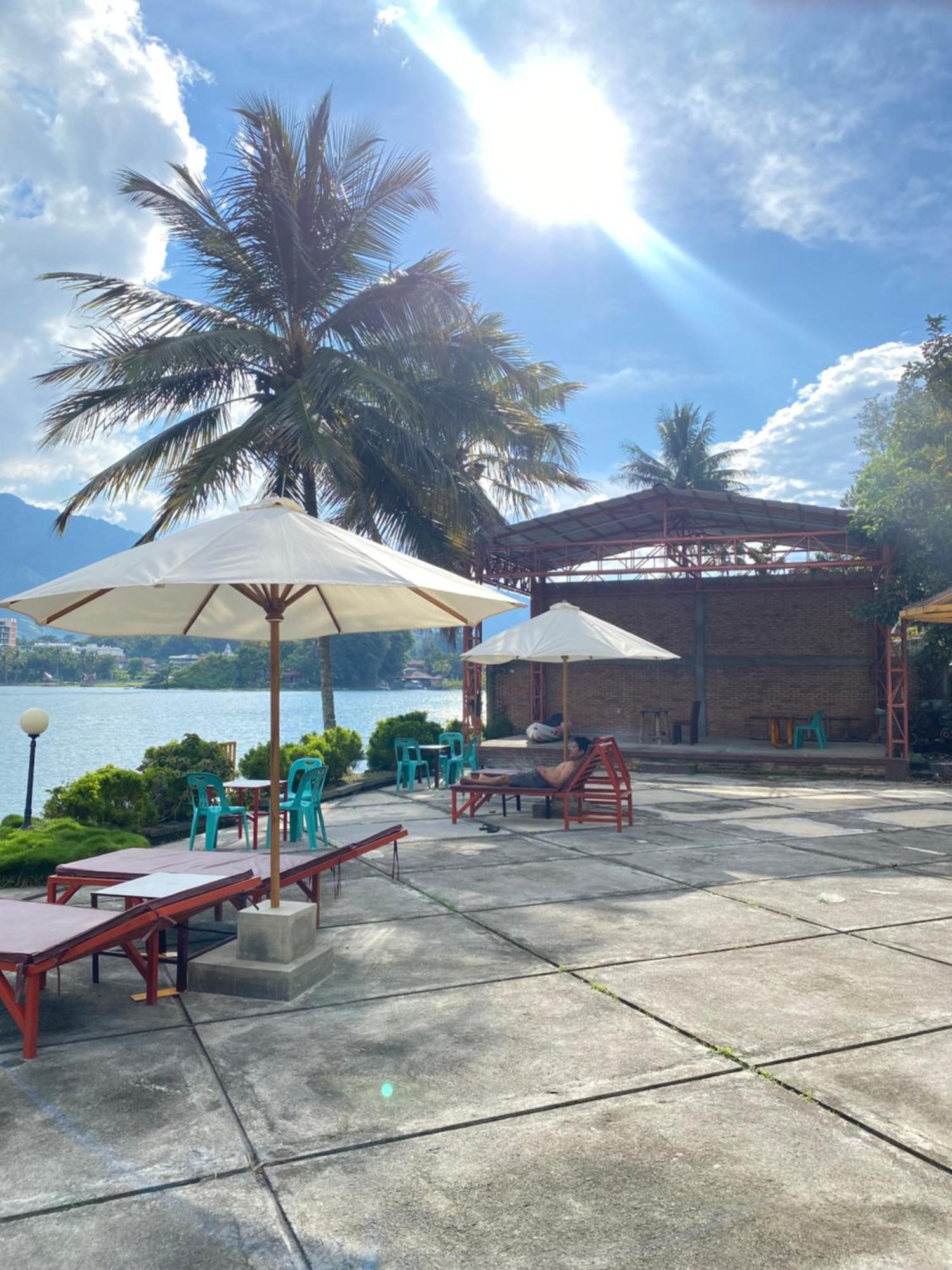 Vandu'S View Guest House & Restaurant Tuk Tuk Eksteriør bilde