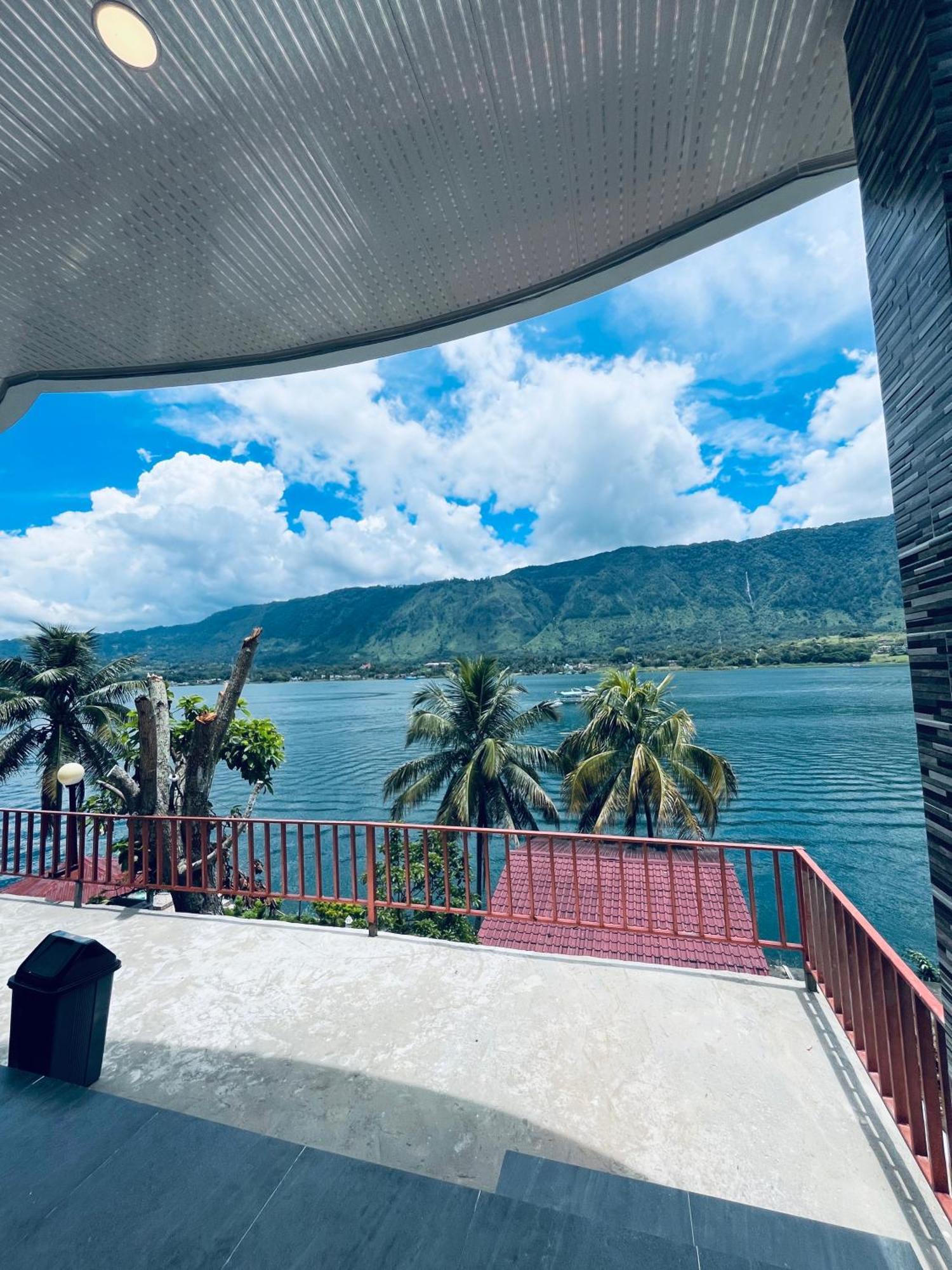 Vandu'S View Guest House & Restaurant Tuk Tuk Eksteriør bilde